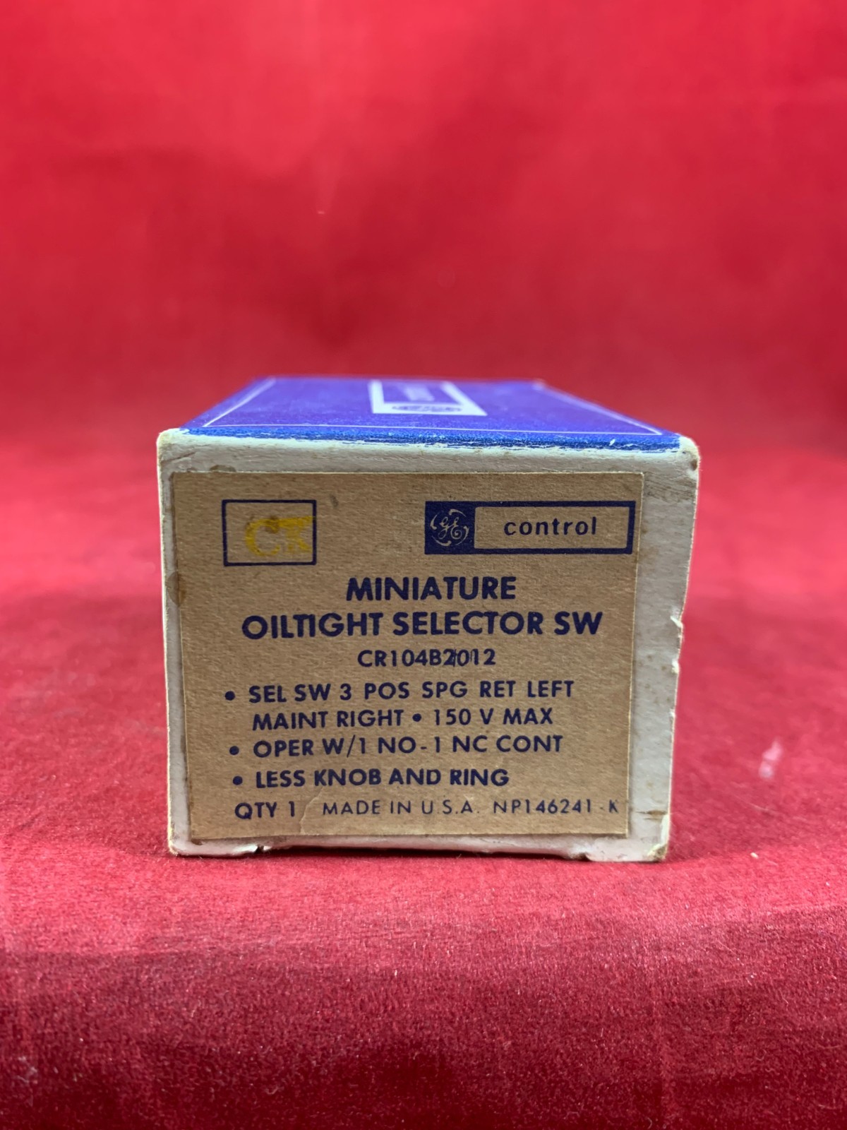 Miniture Oiltight Selector Switch SW CR104B2012 NOS!!