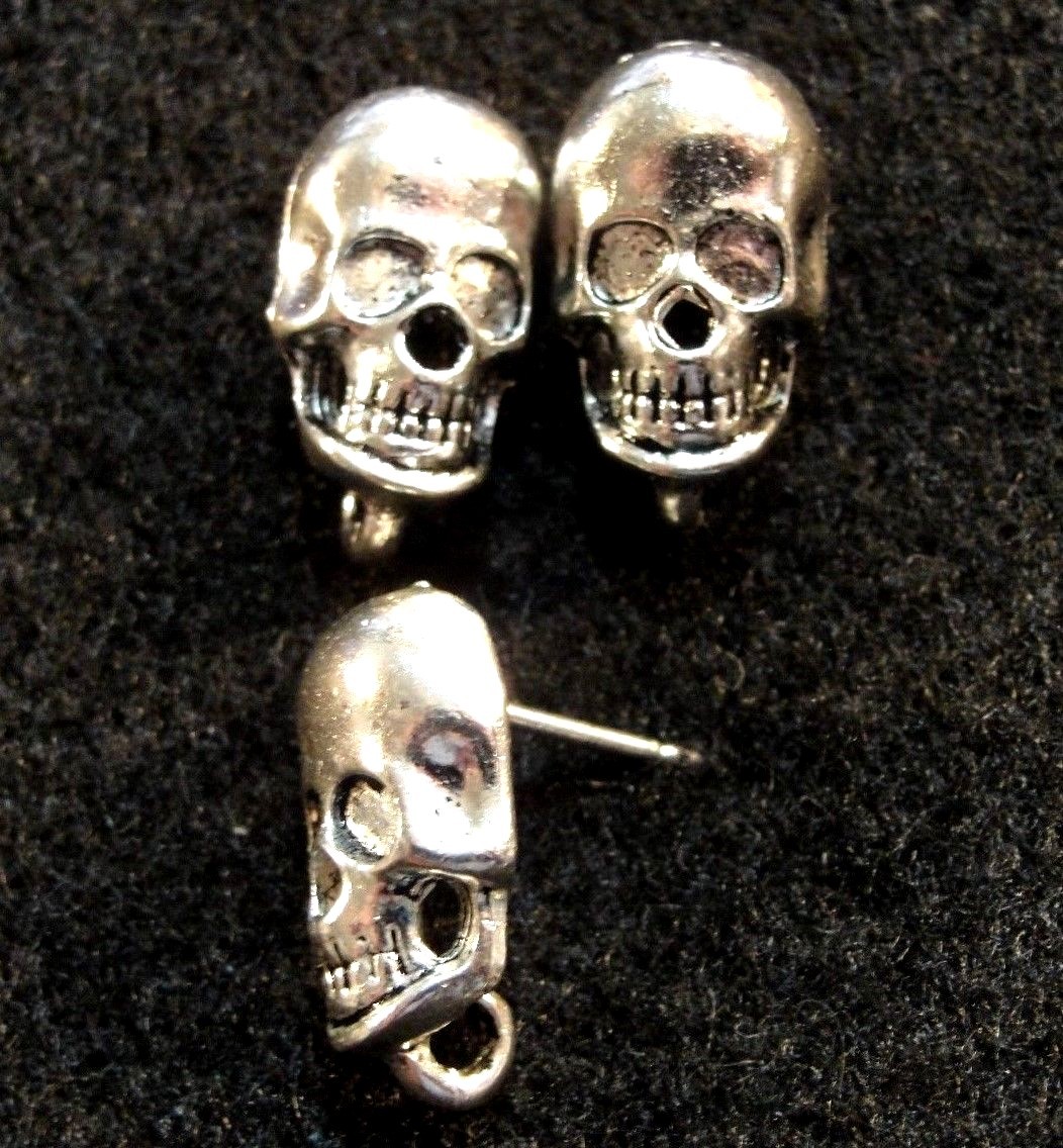 50Pcs. WHOLESALE Tibetan Silver 3D SKULL  Earring Posts Studs Findings Q0800