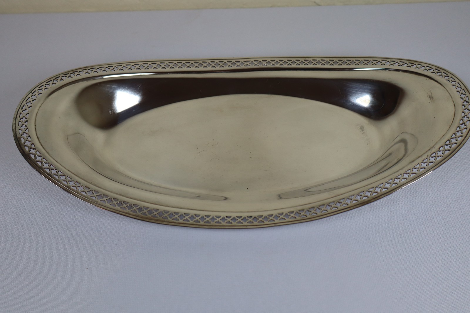 The Van Bergh SP Co. Rochester NY 9033 Silver Platter with Lattice Edges