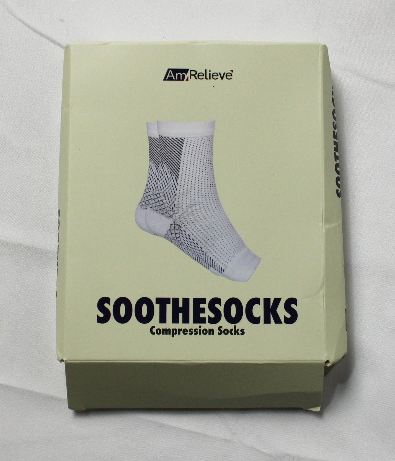 AmRelieve Unisex SootheSocks Compression Crew Socks JM3 White Size S/M NWT
