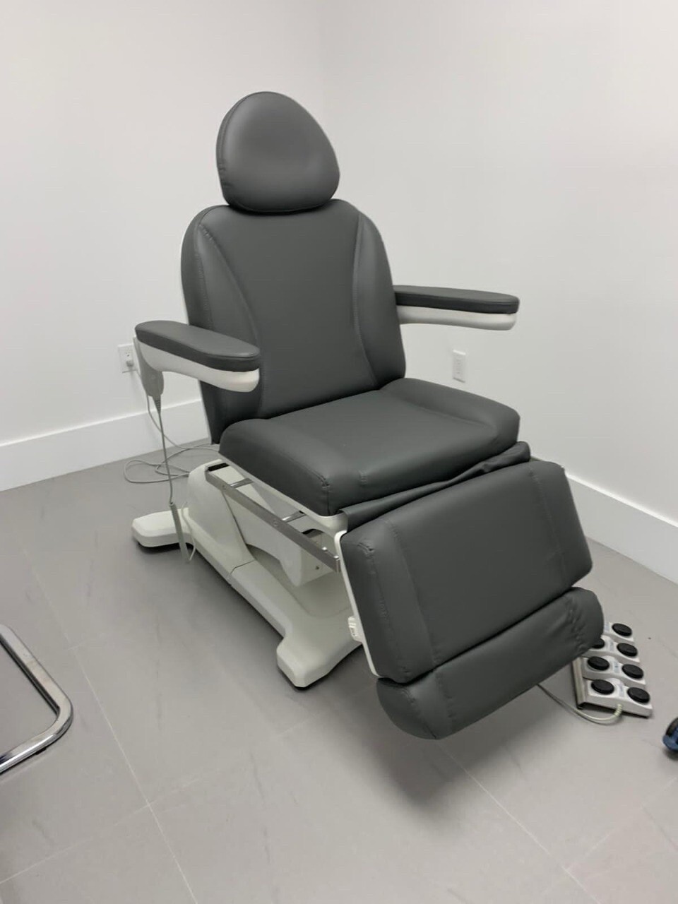 Omni Power Procedure Table with Memory Functions