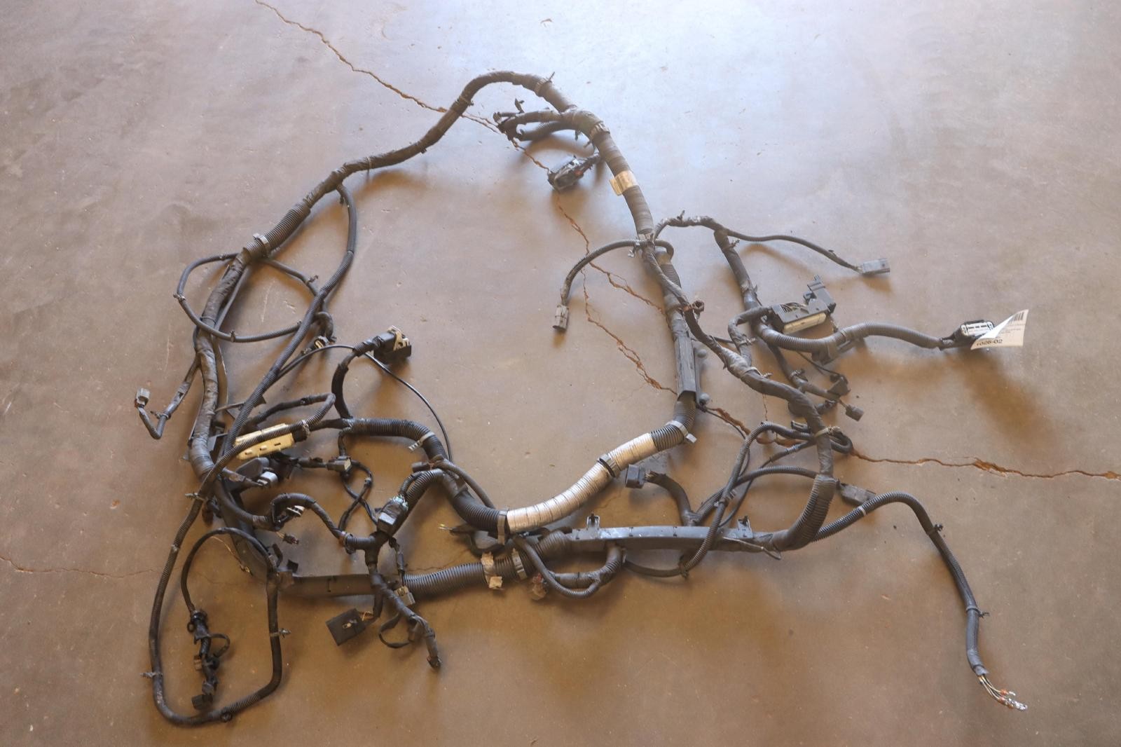 2015 CADILLAC ESCALADE RWD CHASSIS FRAME WIRE WIRING HARNESS CABLE OEM