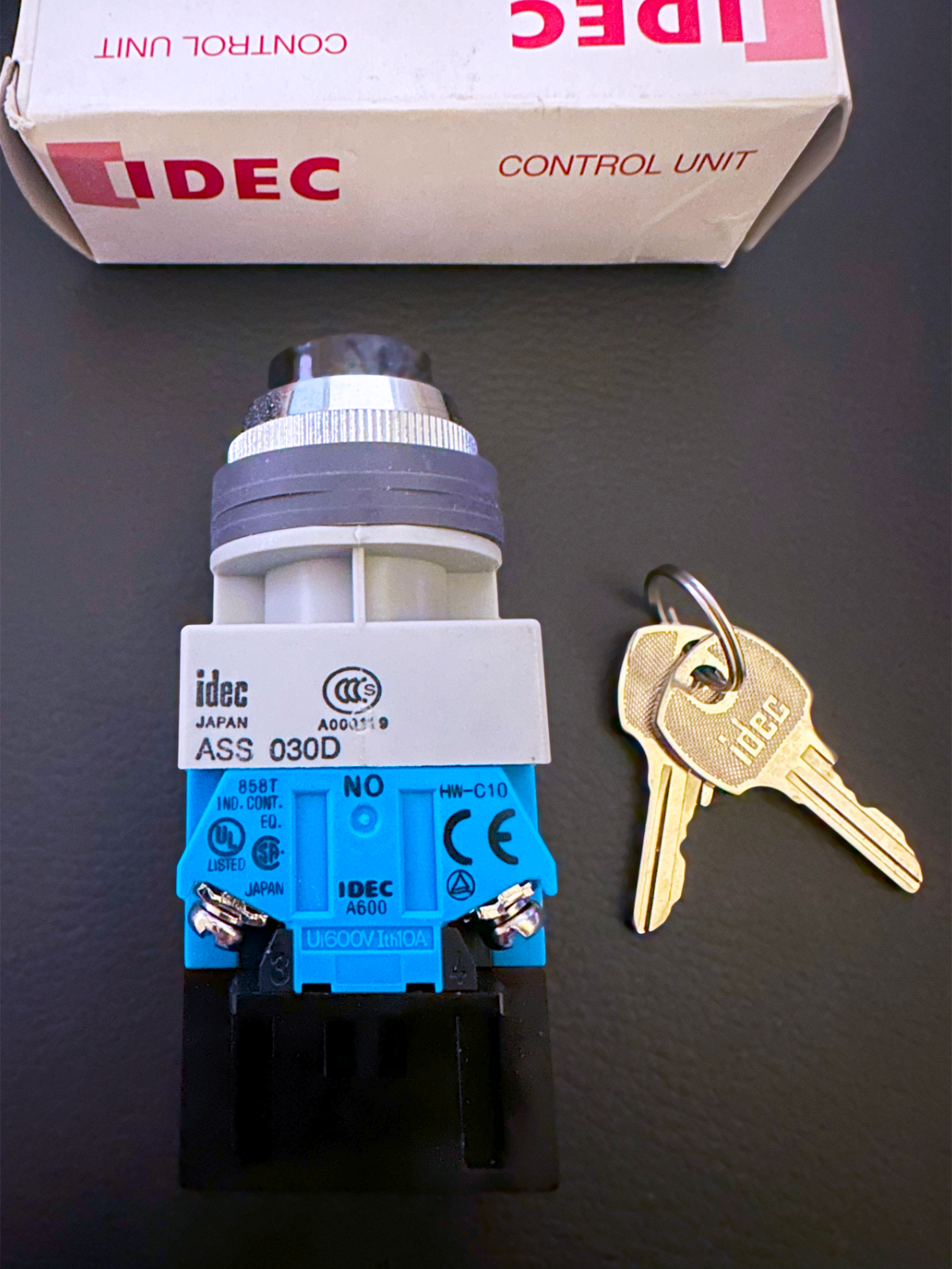 ASS3K3SN-243 IDEC 25mm Key Selector Switch 3 Position Maintained Action 2NO-1NC