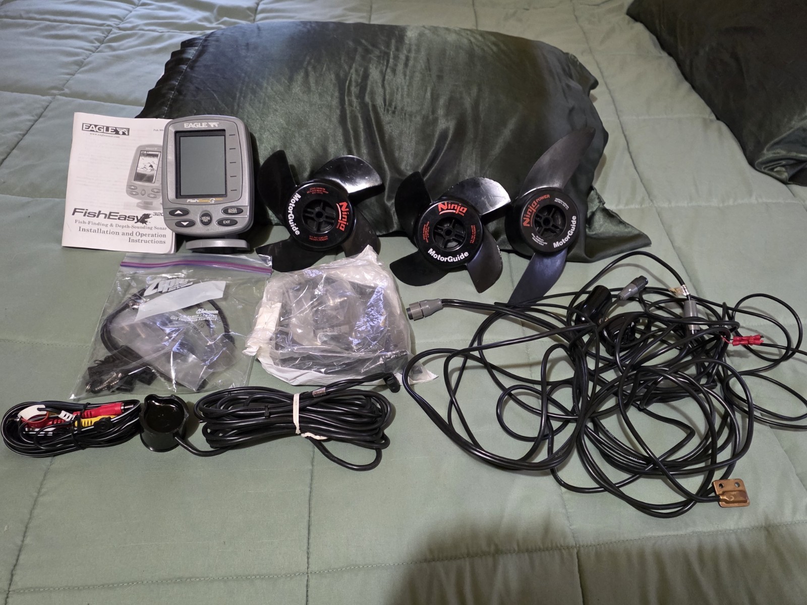 Eagle FishEasy 320C Fish Finder Sonar Bundle w/ Transducer Manual Cables + 3...