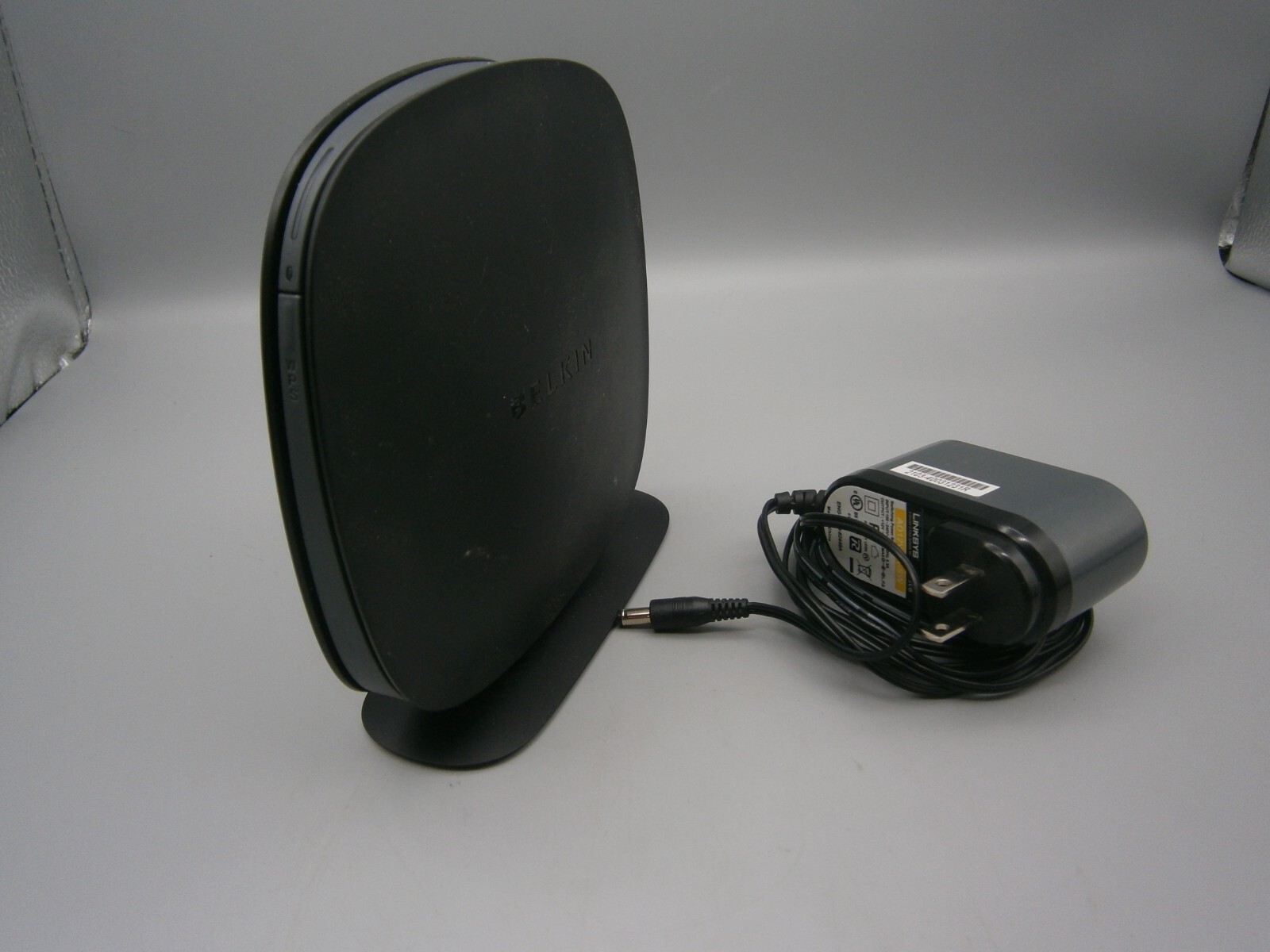 Belkin N300 Wi-Fi N Router 300 Mbps 4-Port 10/100 2.4 GHz Wireless             A
