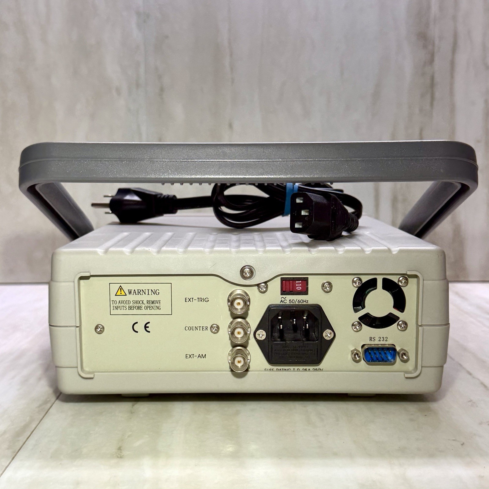 Protek B8010FD 10MHz DDS Function Generator Benchtop Signal Source TESTED