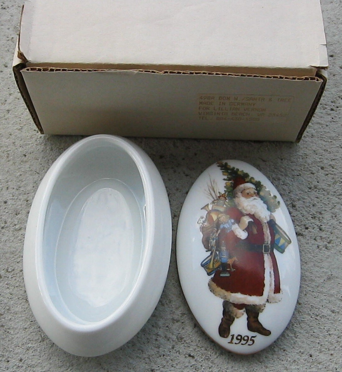 VINTAGE 1995 SANTA & TREE REUTTER FINE PORCELAIN BOX MADE IN GERMANY, NEW IN BOX