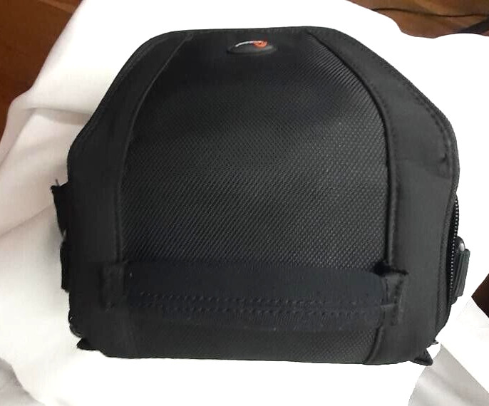 LOWEPRO EDIT 100 CAMERA CASE BLACK PADDED WITH SHOULDER STRAP