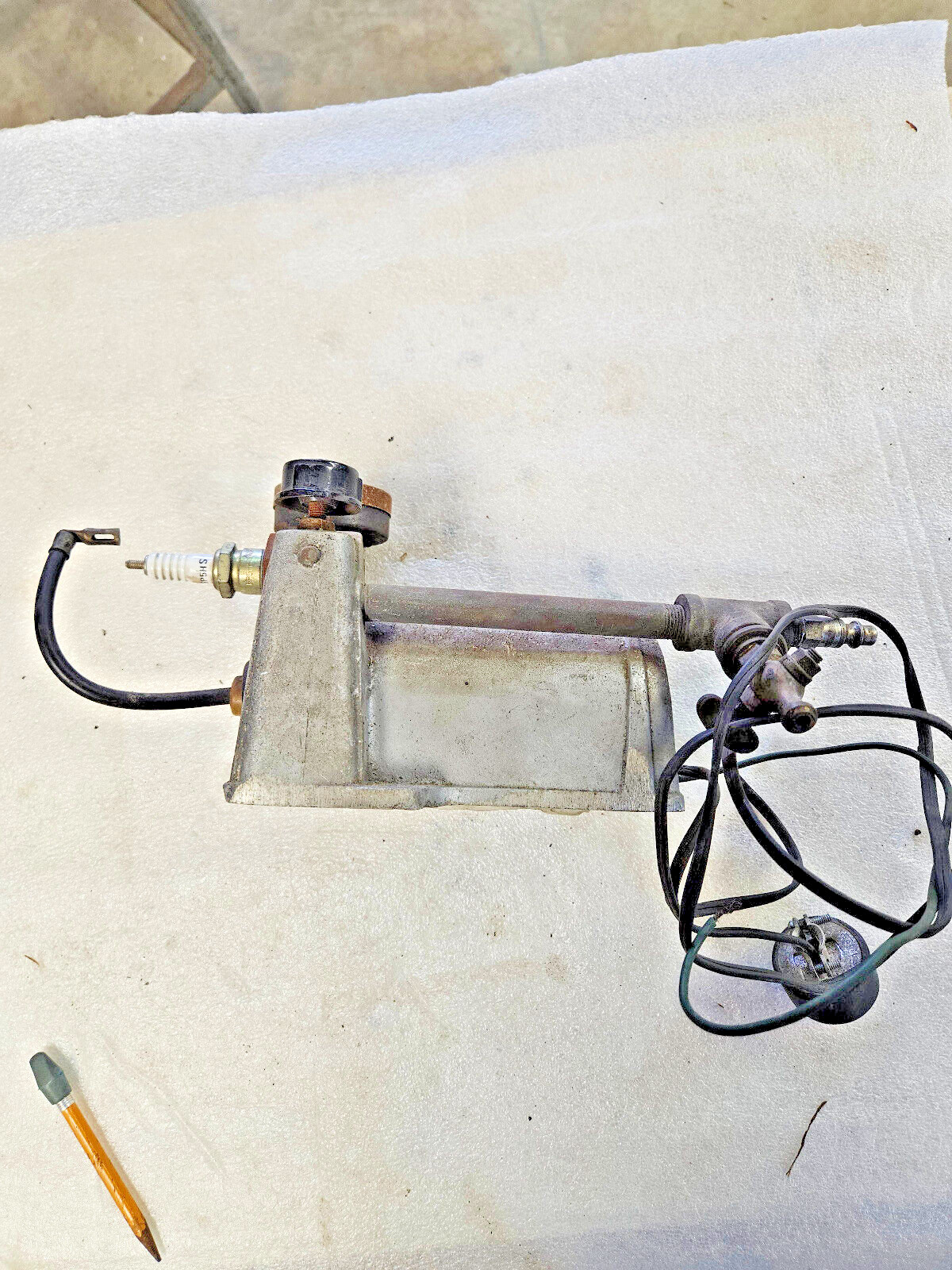 Vixen Spark Plug Tester , 115 Volt AC , Vintage