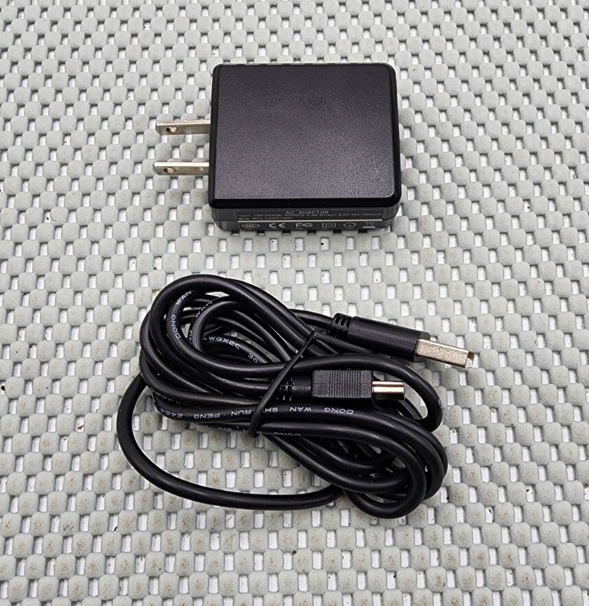 Queclink USB to Wall Adapter 5V 1A with Mini USB Cable P/N RCL-U050100C