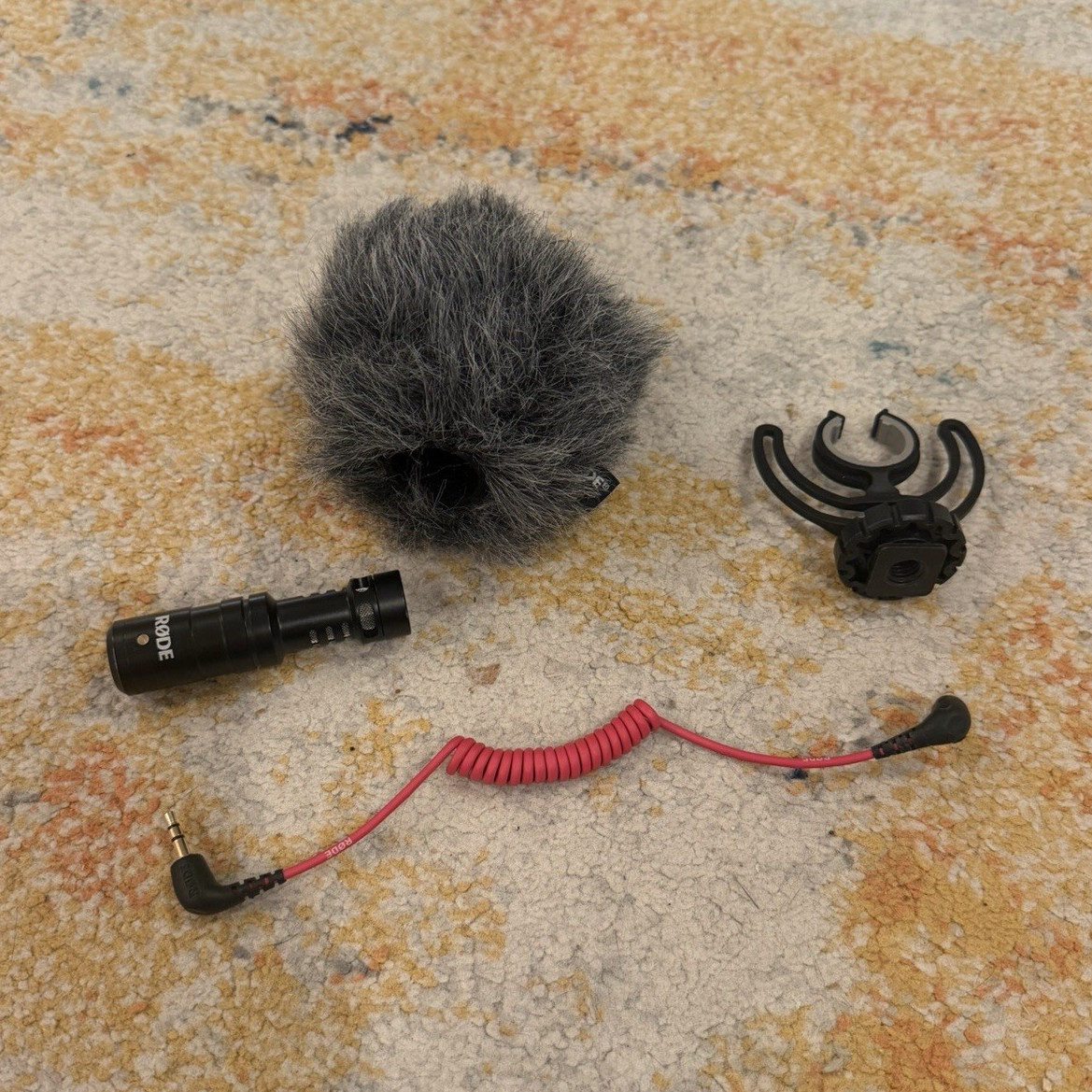 RØDE VideoMicro Compact On-Camera Shotgun Microphone, Deadcat, Rycote Lyre Mount