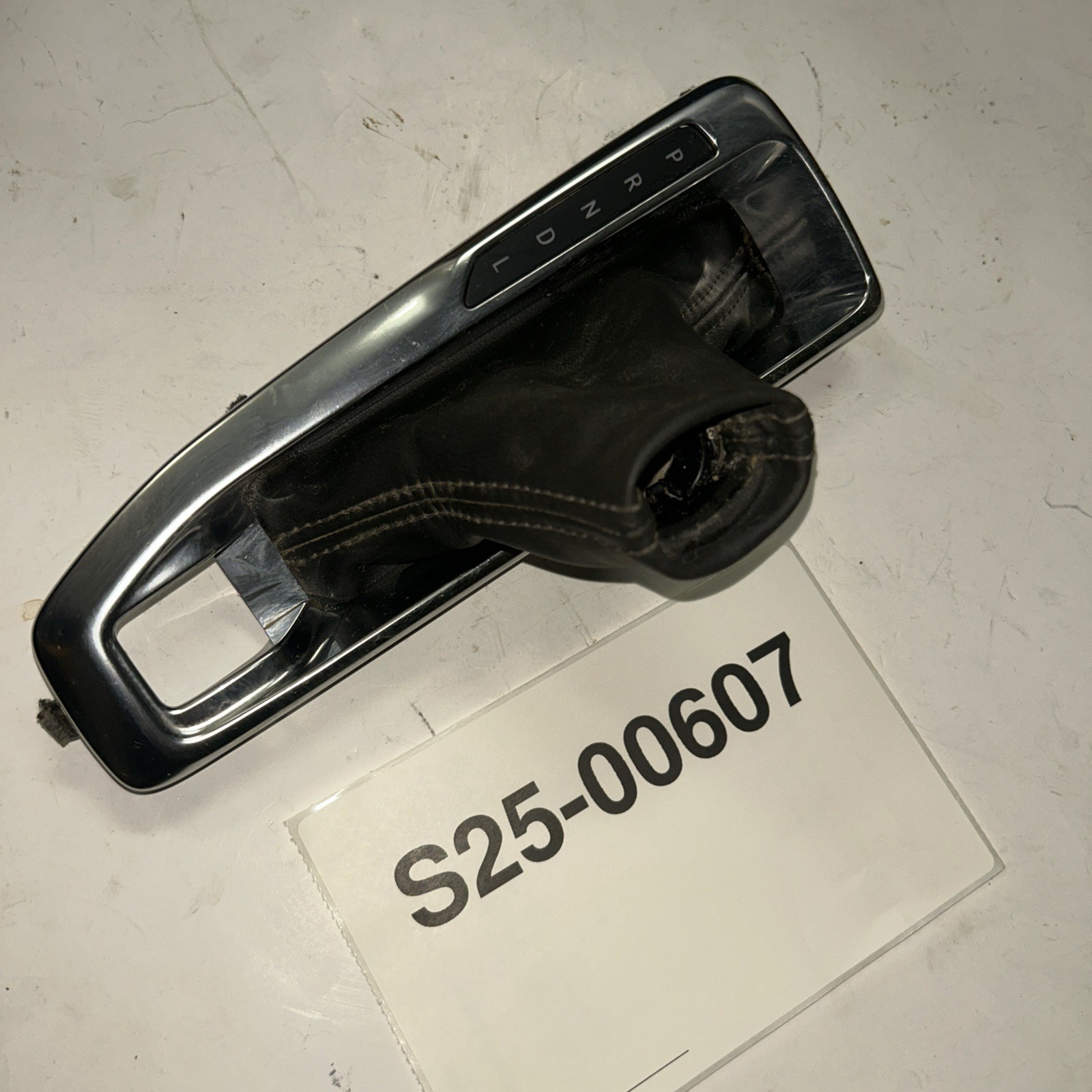 2024 CHEVROLET TRAX CONSOLE SHIFT SHIFTER GEAR POSITION INDICATOR & BOOT OEM
