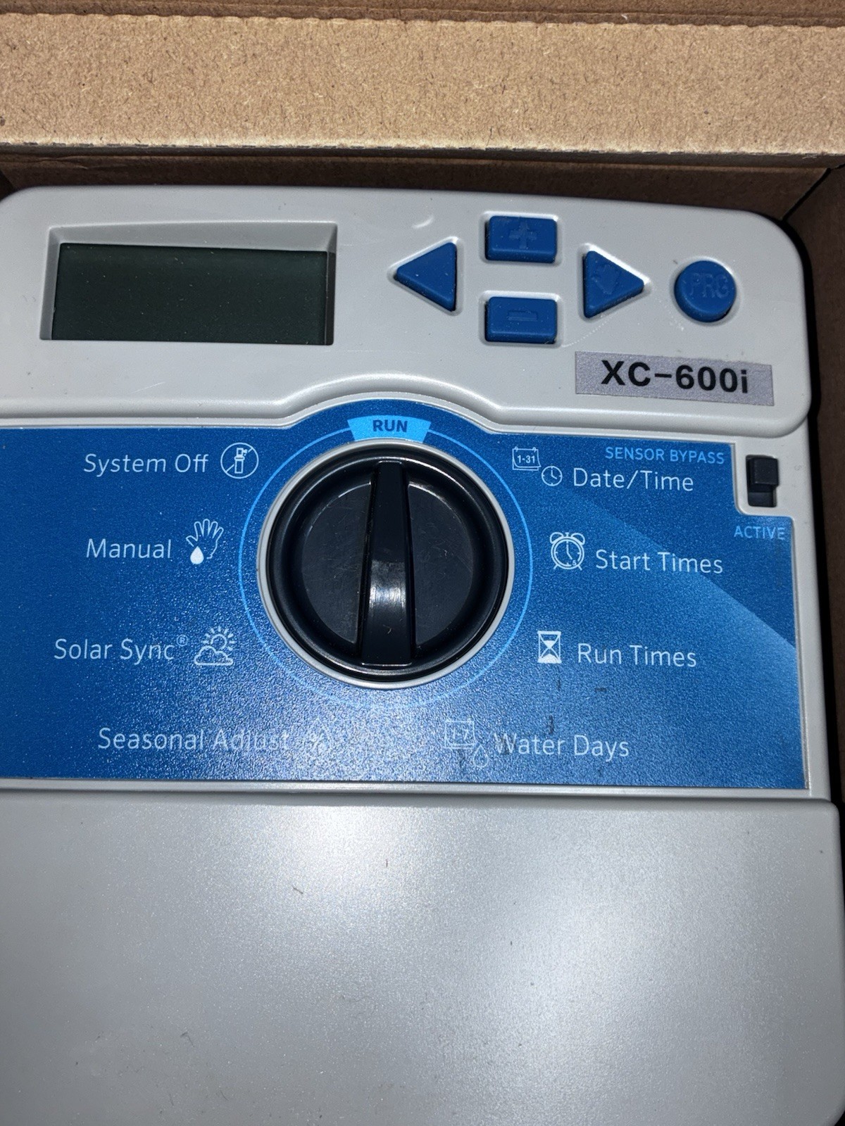 812– Hunter X-Core XC-600i 6-Zone Sprinkler Controller, Timer, Adapter, Guide