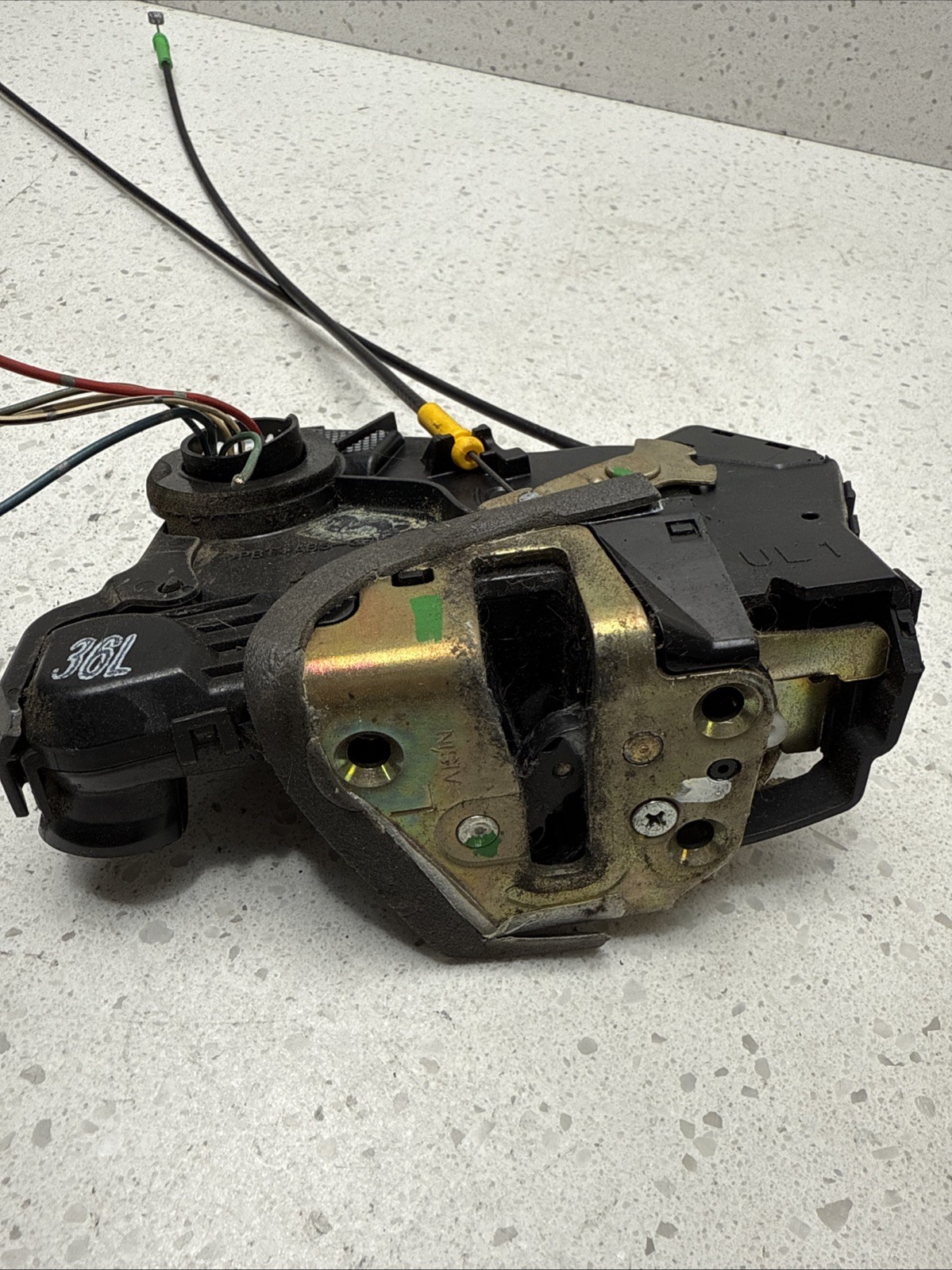 03-08 TOYOTA COROLLA Driver SIDE FRONT DOOR LOCK ACTUATOR ASSEMBLY