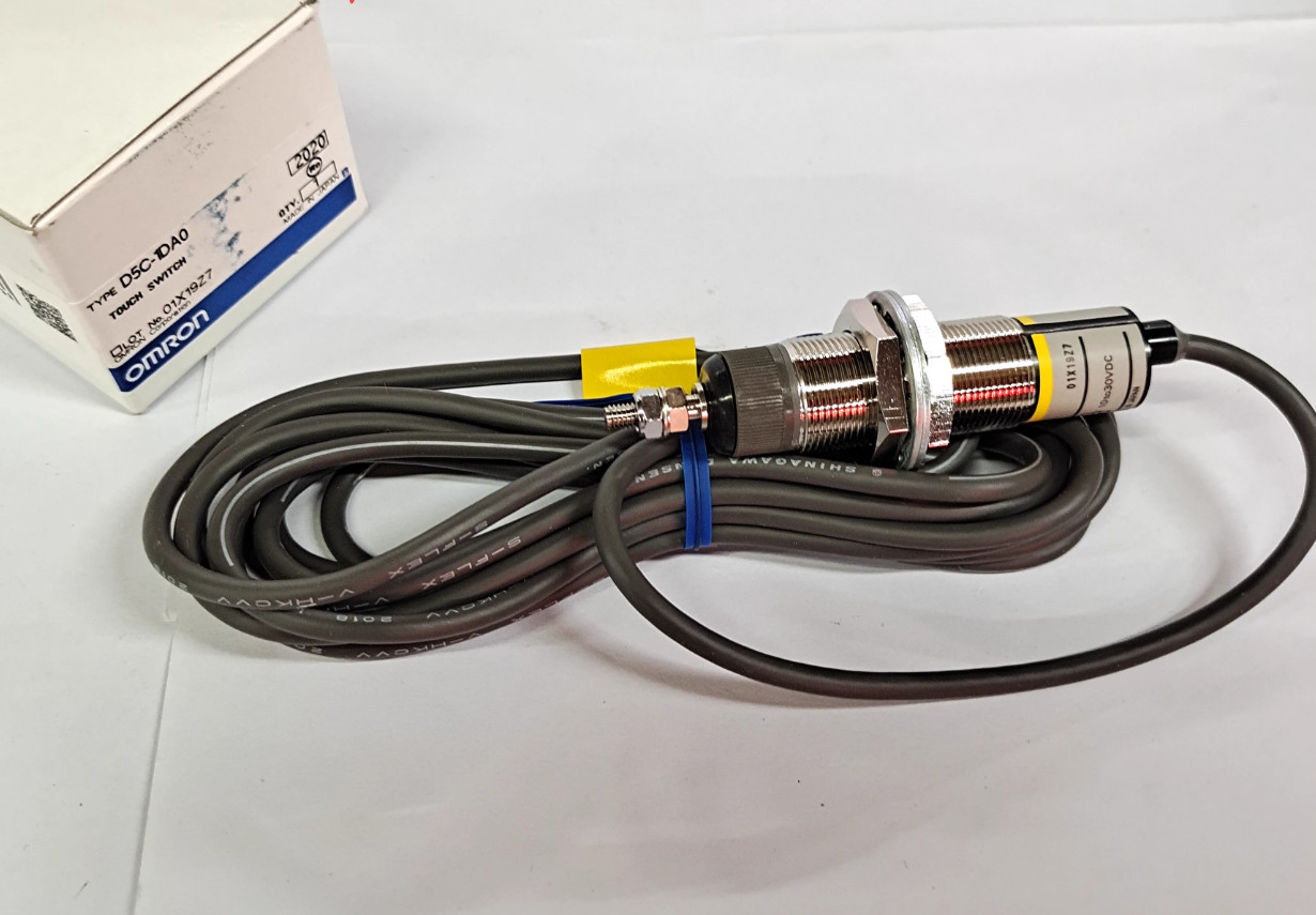 Omron D5C-1DA0 Touch switch New One Expedited Shipping D5C1DA0