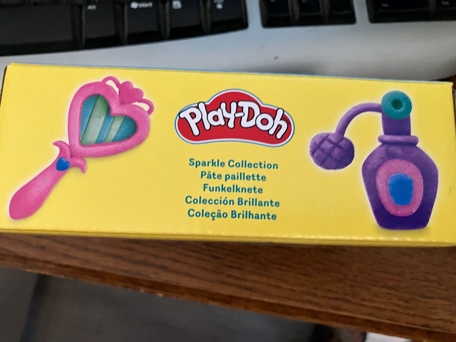 Play-Doh Sparkle Collection 6 Pack Non-Toxic New