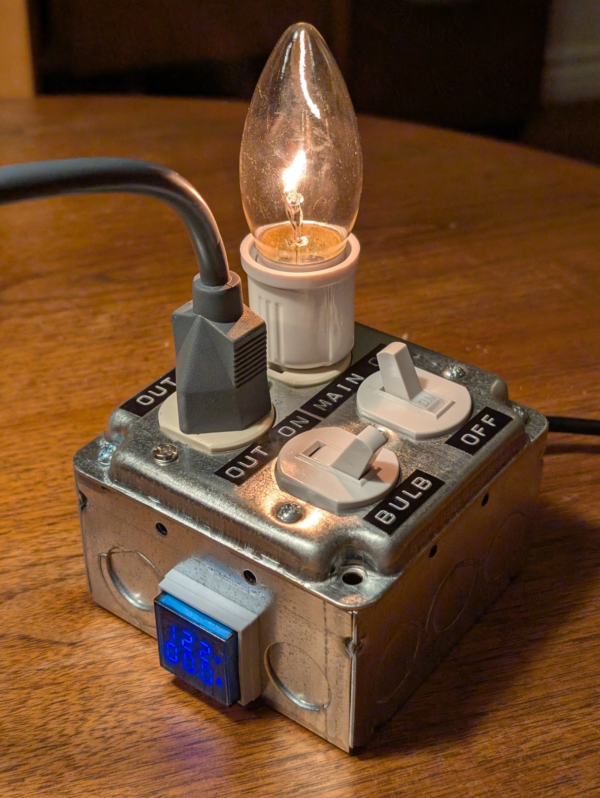 Dim Bulb Tester  w/ Volt & Amp Meter + 60W bulb - Vintage Radio/Amp Repair