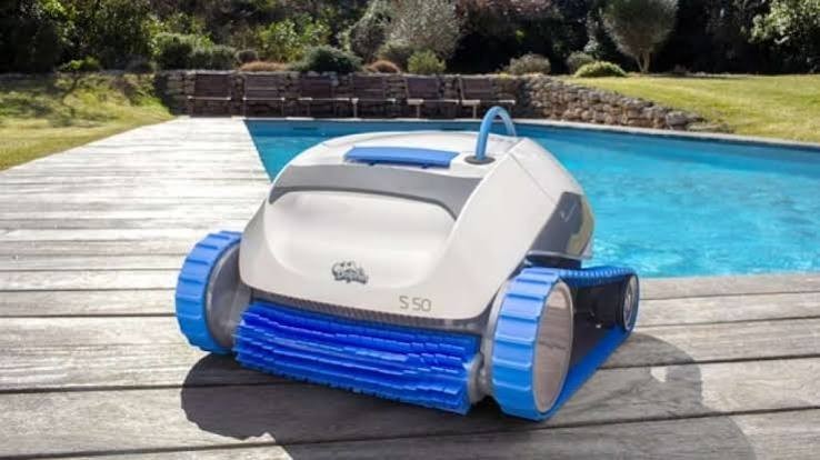 Dolphin S50 robotic pool cleaner 88886131-USF
