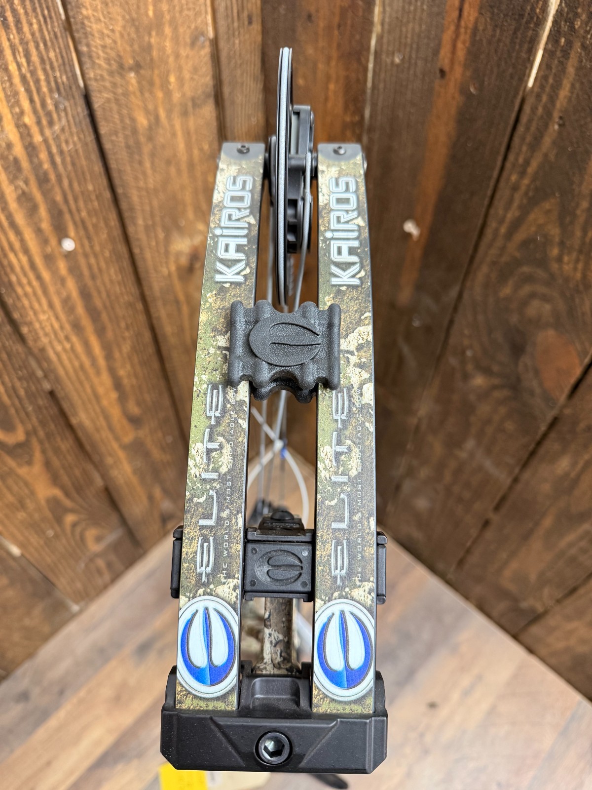 *BOW ONLY* Elite Karios - First Lite Specter - 70lbs - RH