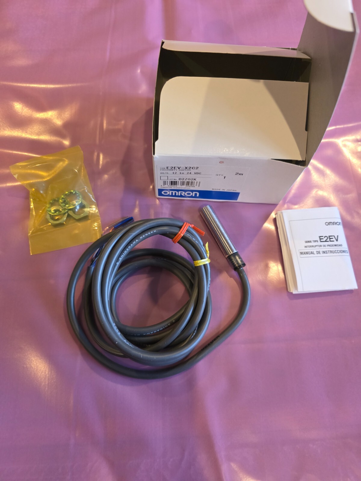 NEW Omron E2EV-X2C2  Proximity Switch Sensor 6C791 Free Shipping