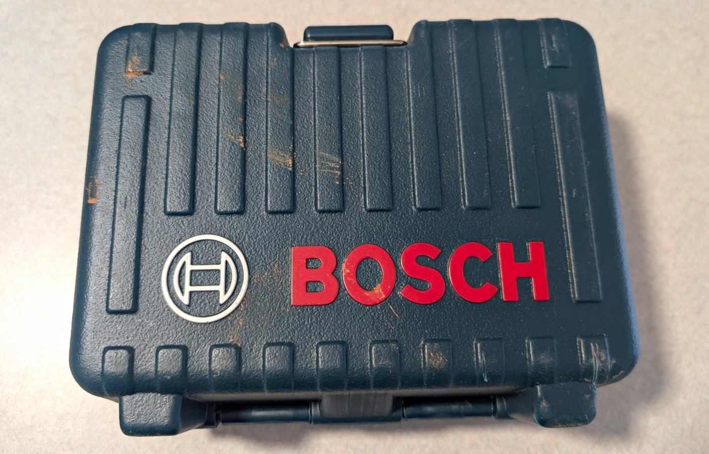 Bosch GPL100-30G Green Laser Level Plastic 6 in w/ Bosch Carrying Case
