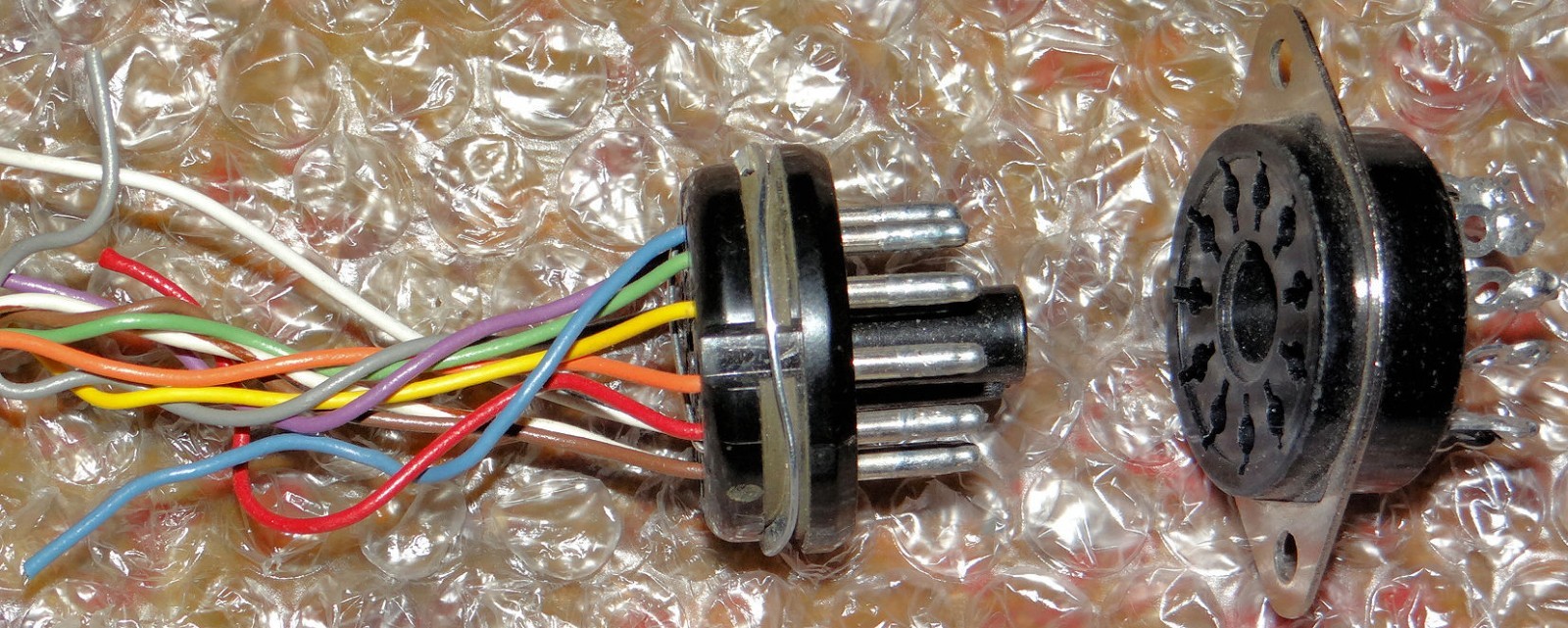 2 Pair 11 Pin Plug & Socket Assemblies (To Make Cables For Old Radios) USED