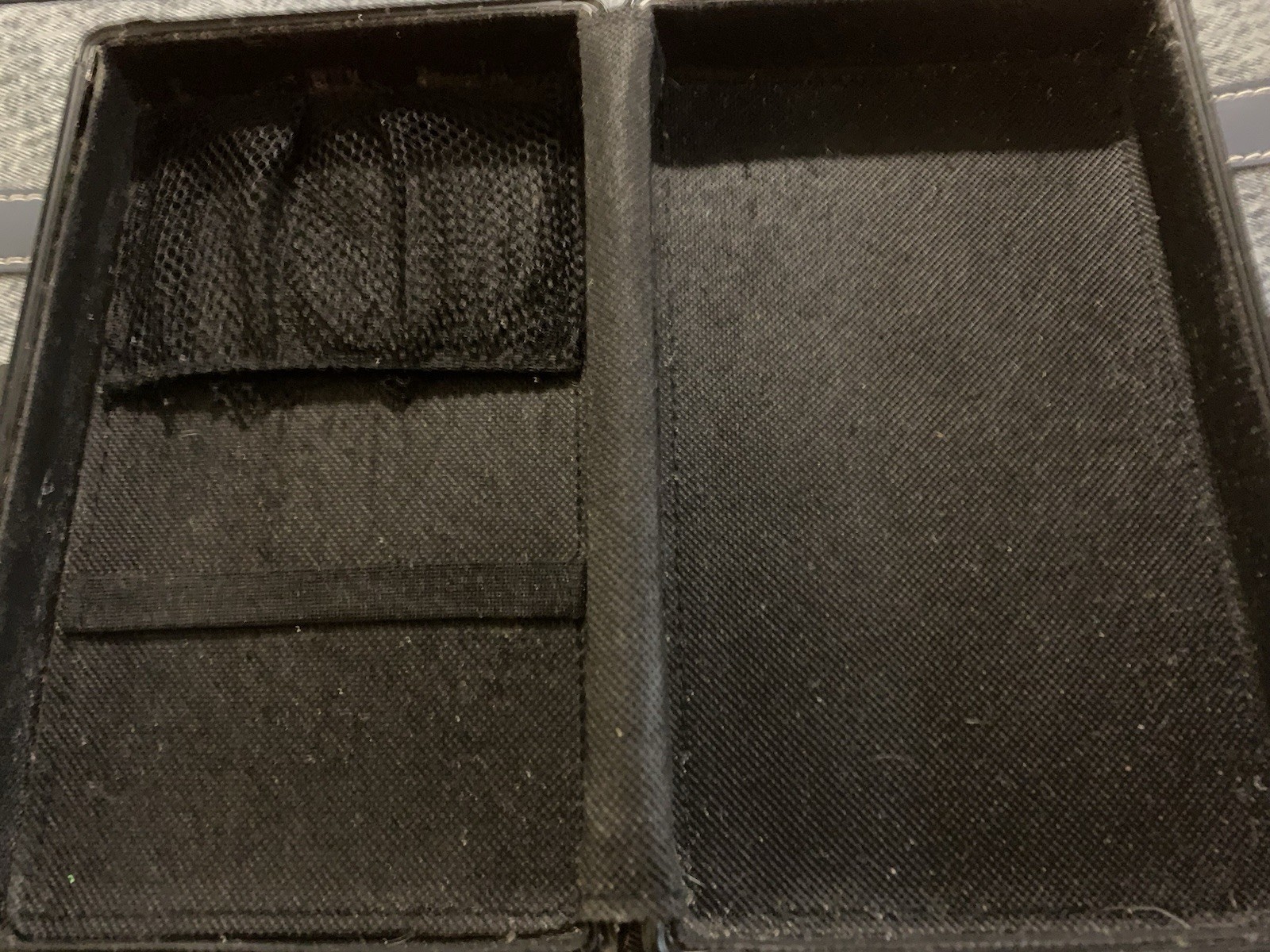 Vaultz Black Skull Lock Storage Box With Key ☠️
