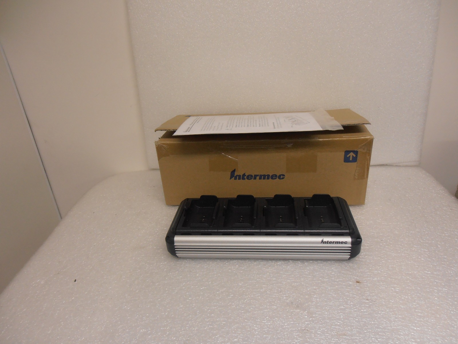 New - Intermec 740 750 760 Color 700 Quad Battery Pack Charger AC16  852-060-105