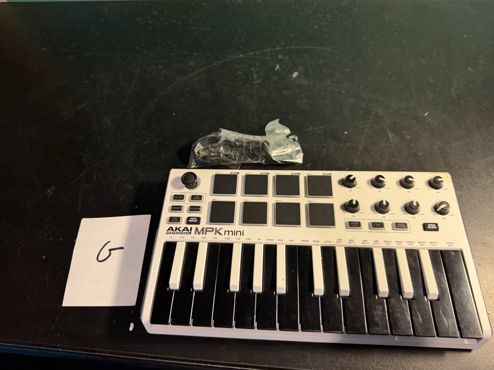 Akai Mini mkII 25 Keys Keyboard Synthesizer