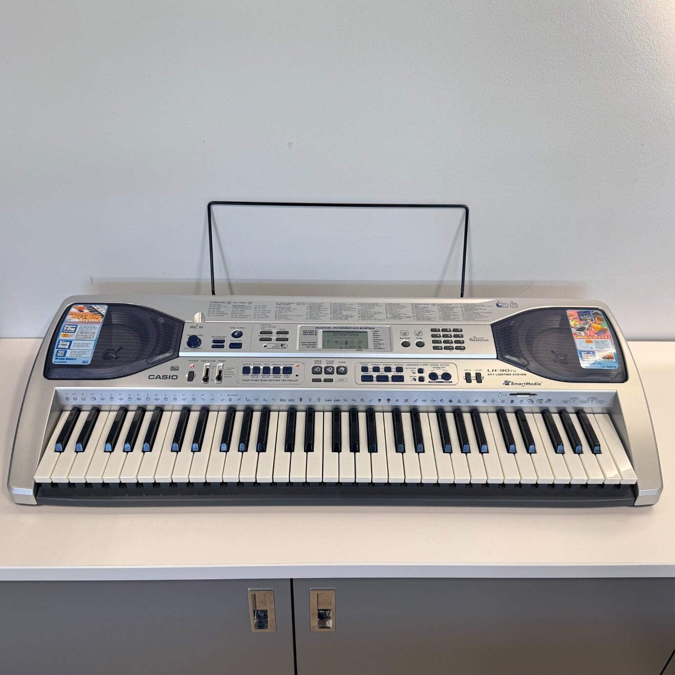 Casio LK-90 Piano Keyboard LK-90TV-N