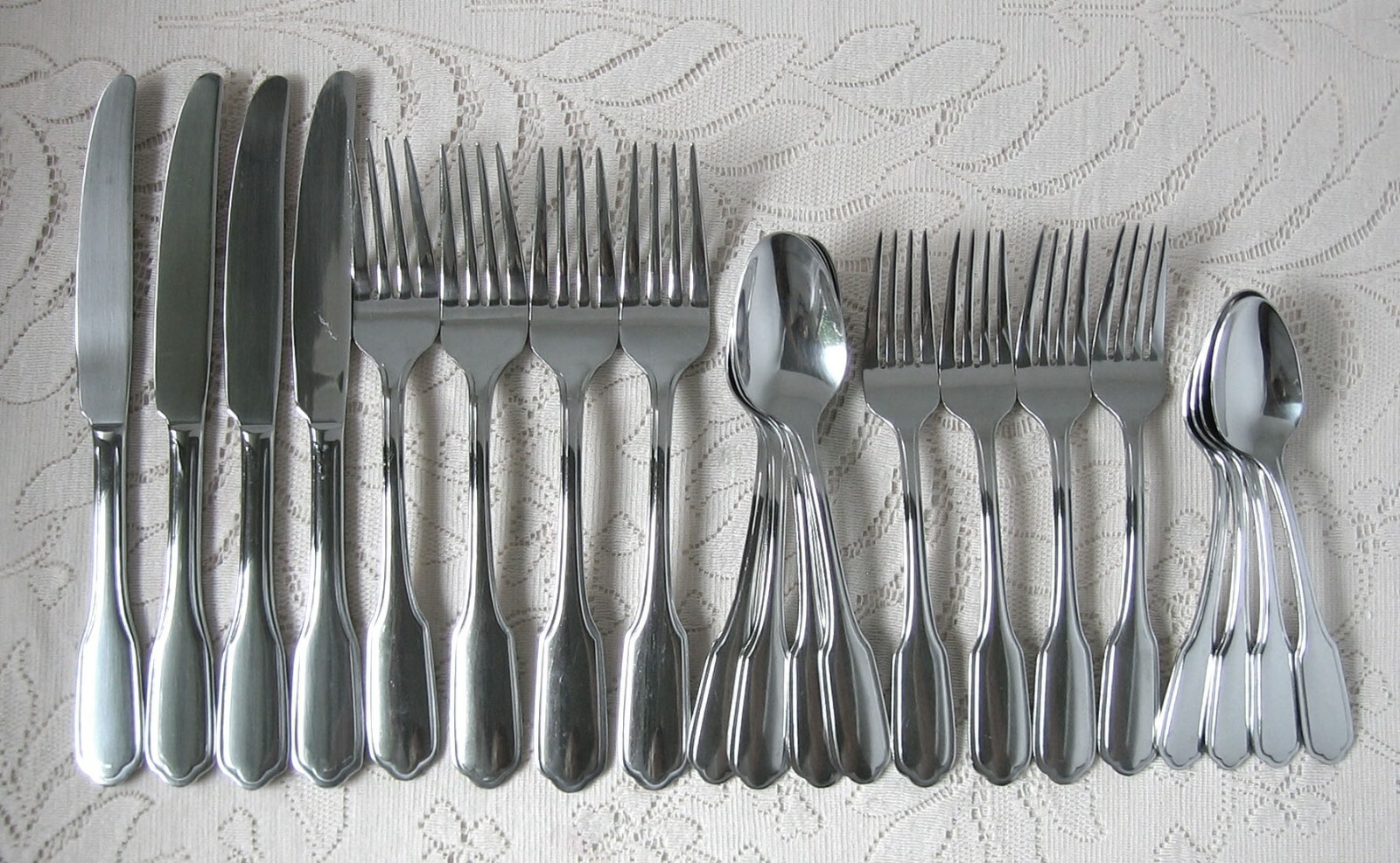 ONEIDA Stainless Flatware Bundled Lot 20 Pieces WALSTON