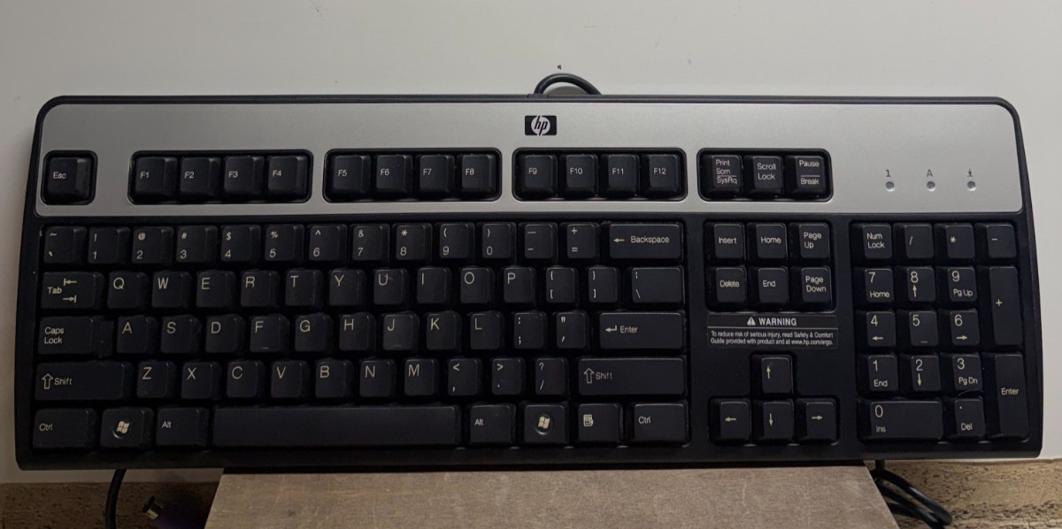 Genuine HP 9109 WIN(DOM) PS/2 Wired Keyboard -Fast Ship