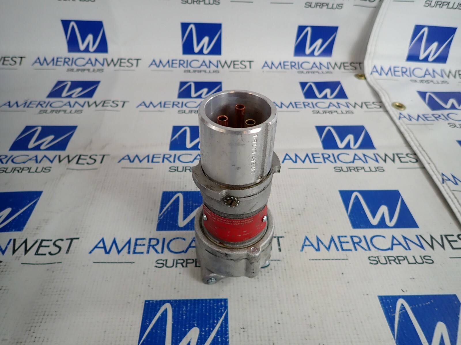 CROUSE HINDS CPH7913 PLUG FOR HAZARDOUS LOCATIONS 2WIRE 3POLE 1PH