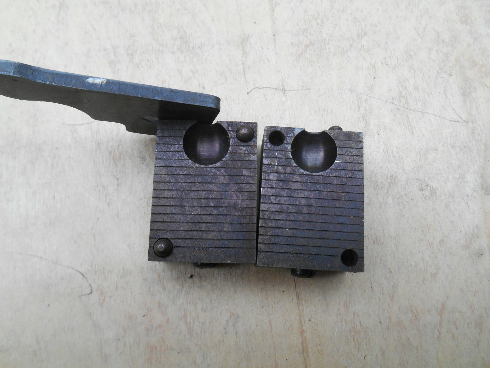LYMAN 451 ,ROUND BULLET MOLD BLOCK