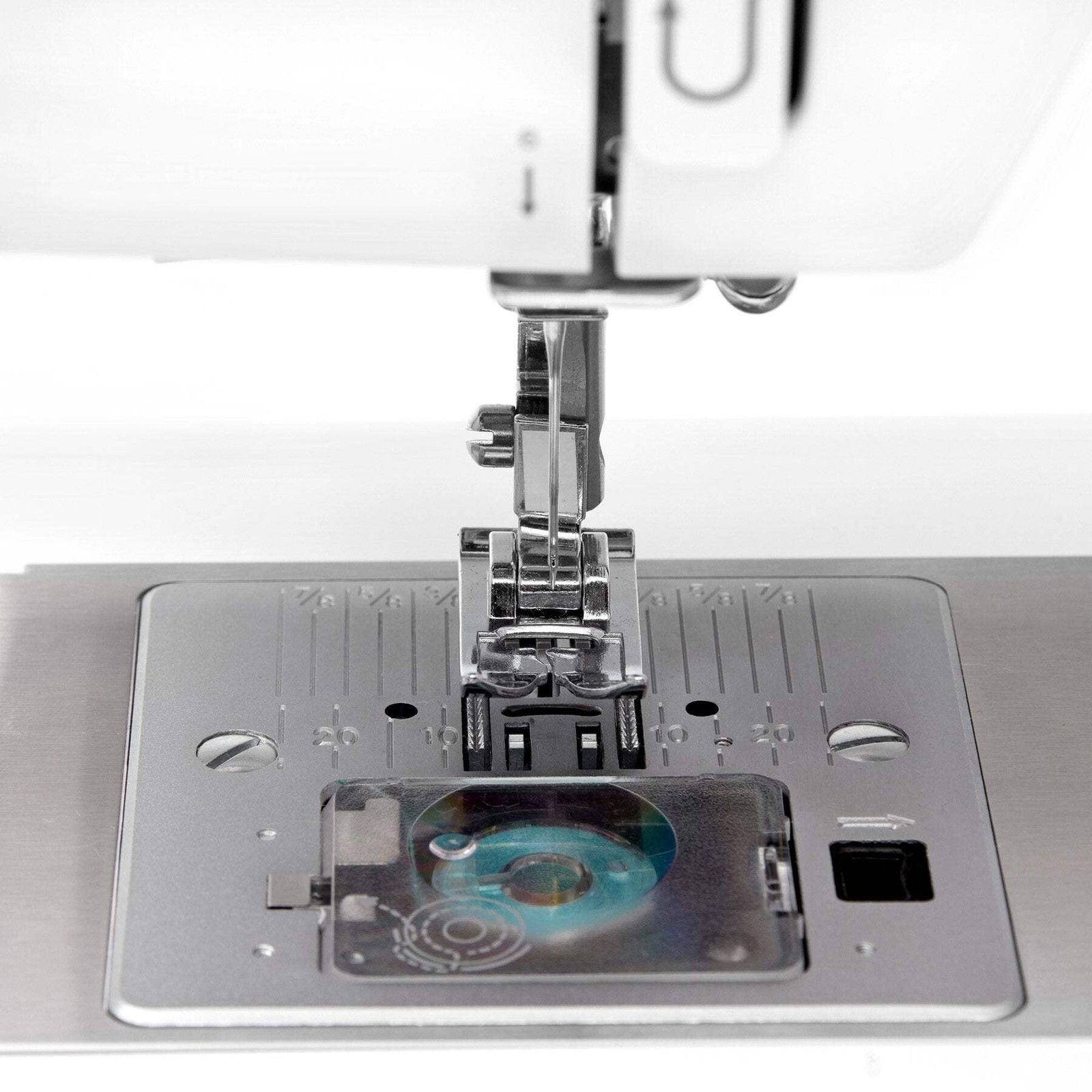 SINGER® Heavy Duty 4452 White Sewing Machine & Hard Case Bundle