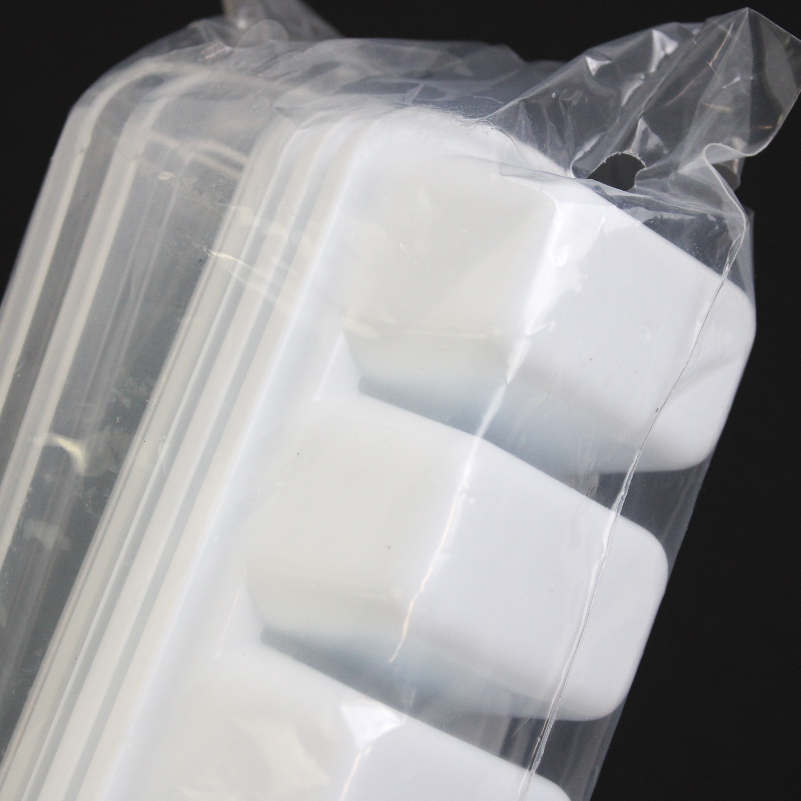 NIP Set of 3 Rectangular Stacking Ice Cube Trays 8 Cavities