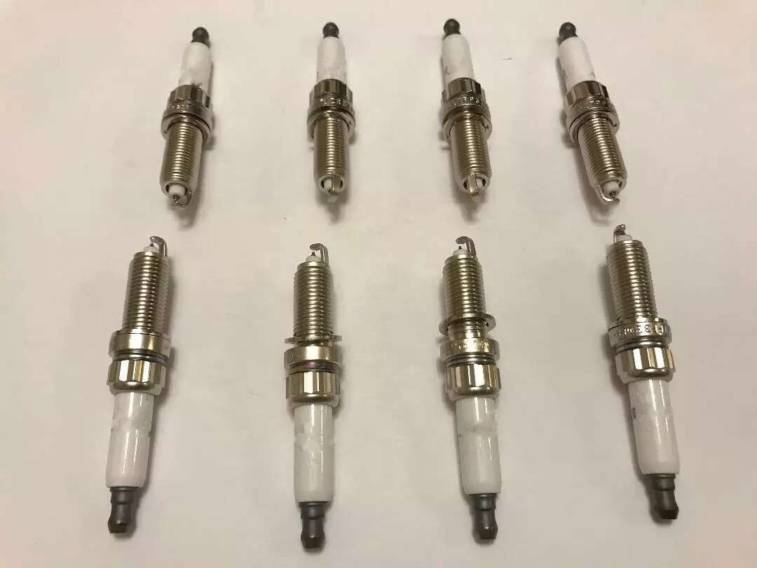 8 NEW OEM 12120037580 spark plugs FOR N63 750i F01 F02 550i 650i F12 F13 F06 x6