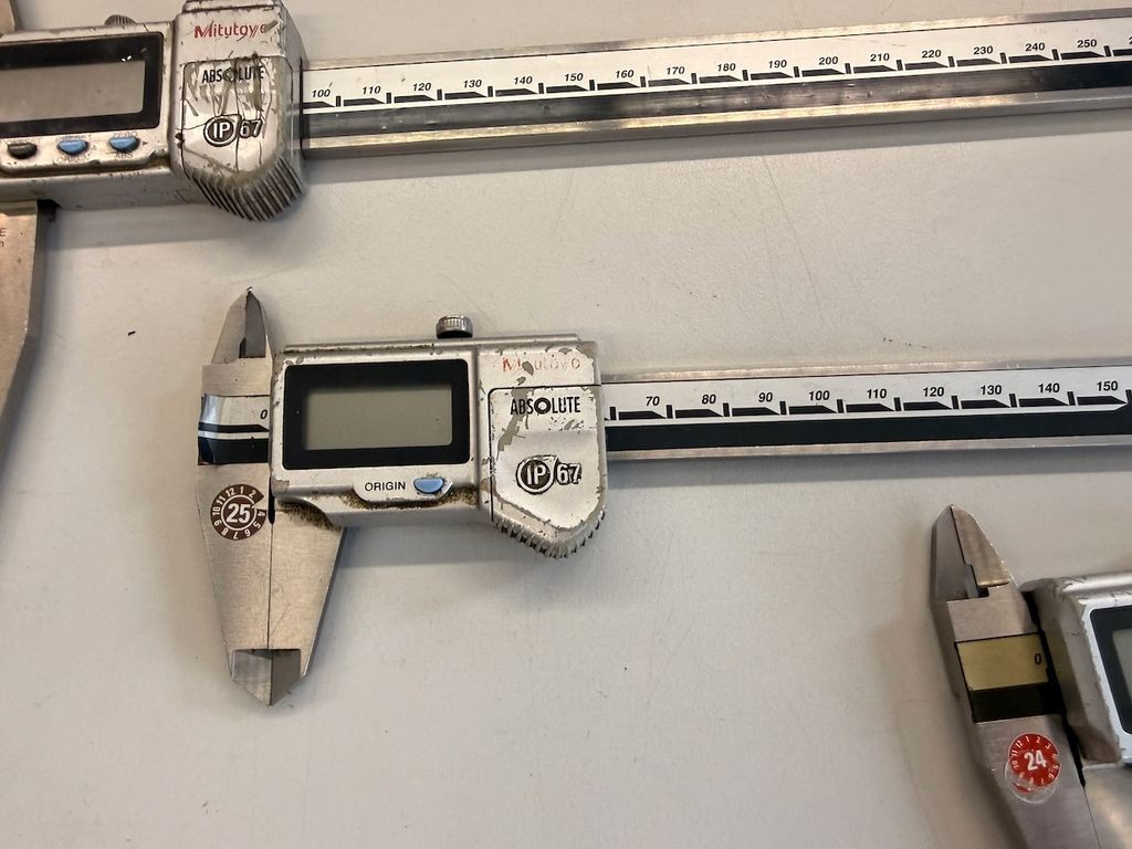 Mitutoyo Digital Calipers – 6 Pieces