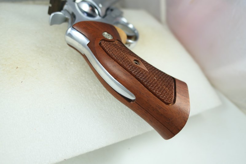 smith and wesson Grips,s&w grips,K/LFrame,round butt only,Revolver,rare,rosewood
