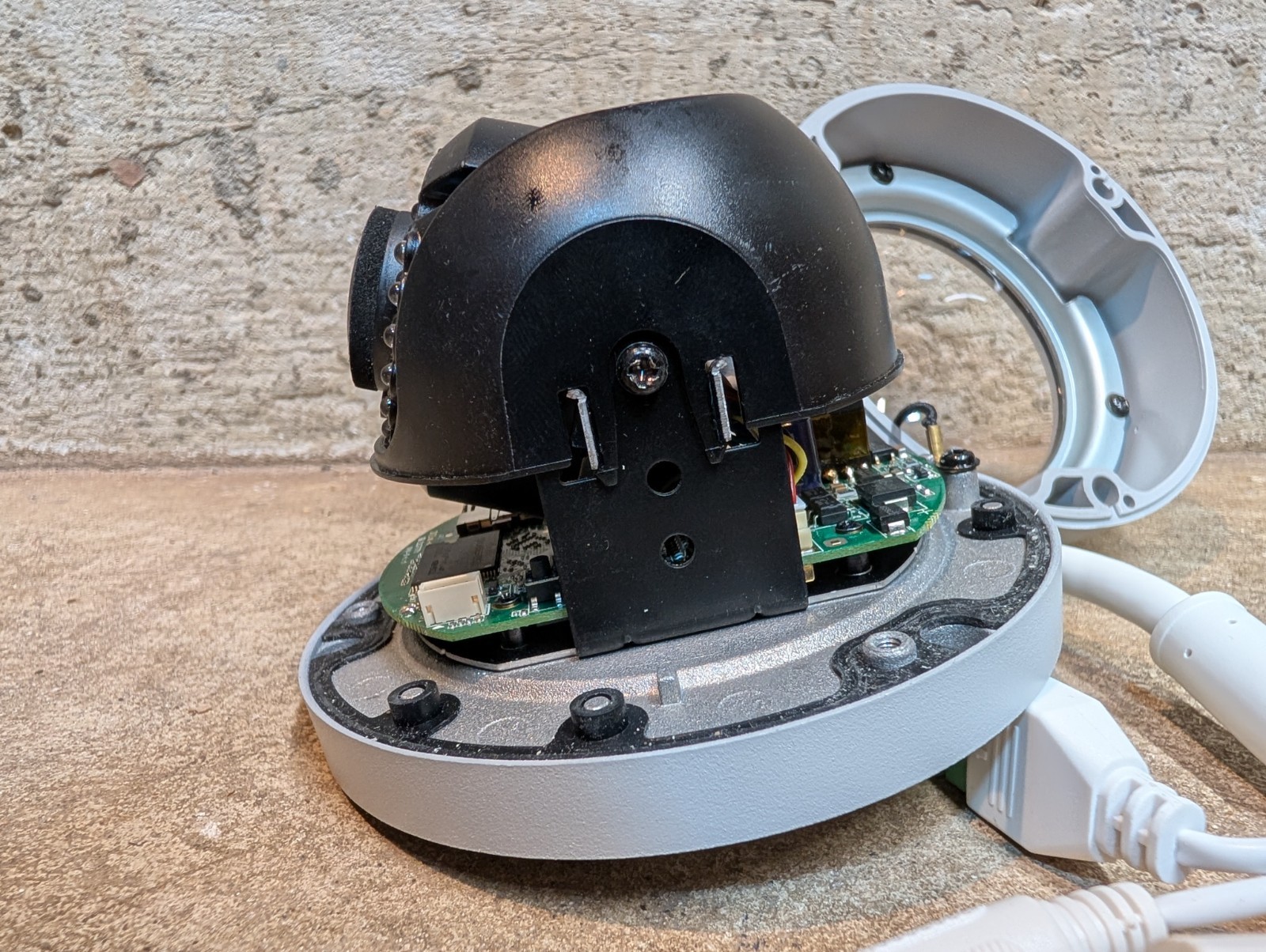 Interlogix TruVision TVD-5302 HD IP Security Dome Camera PoE RESET & TESTED!!