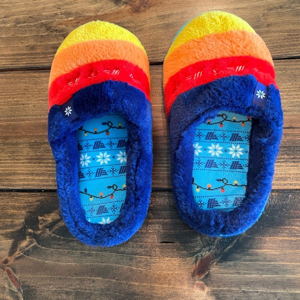Aldi Men's Christmas Colorful Fuzzy Slippers, size 9/10, GUC, Aisle of Shame