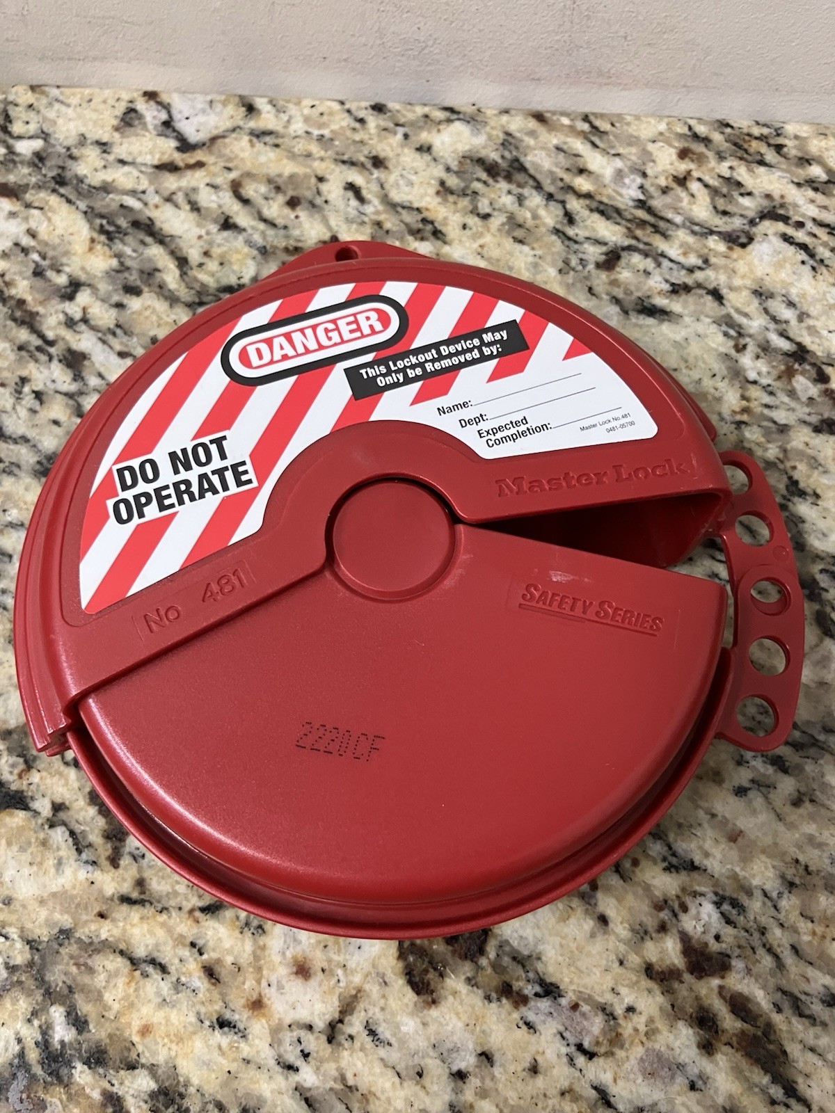 Master Lock  No. 481  SAFETY SERIES  Lockout Device   gate valve