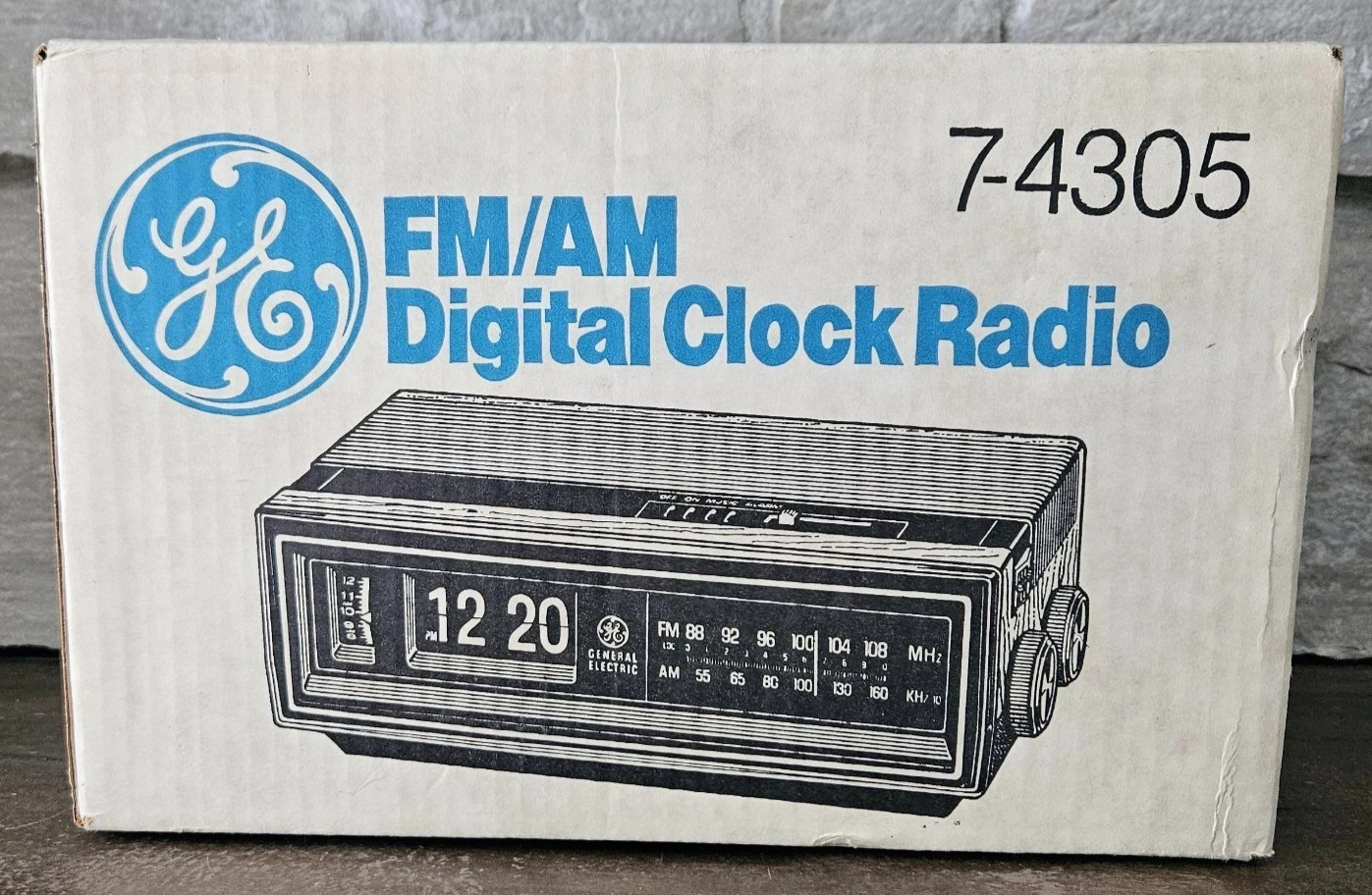 Vintage 1980s General Electric GE Flip Clock Alarm Radio 7-4305 NEW - Open Box