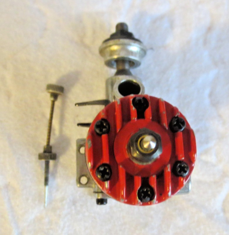 MCCOY 19 MODEL AIRPLANE & TETHER CAR ENGINE