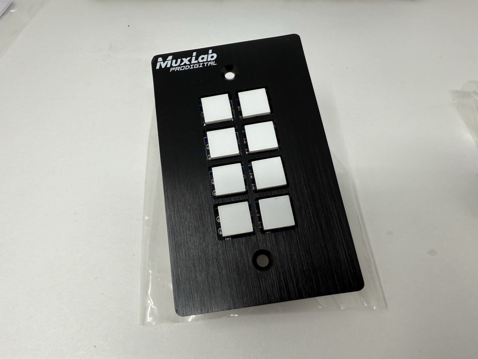 MuxLab 8-Button RS232 / IR Control Panel Model 500816 ~ Untested