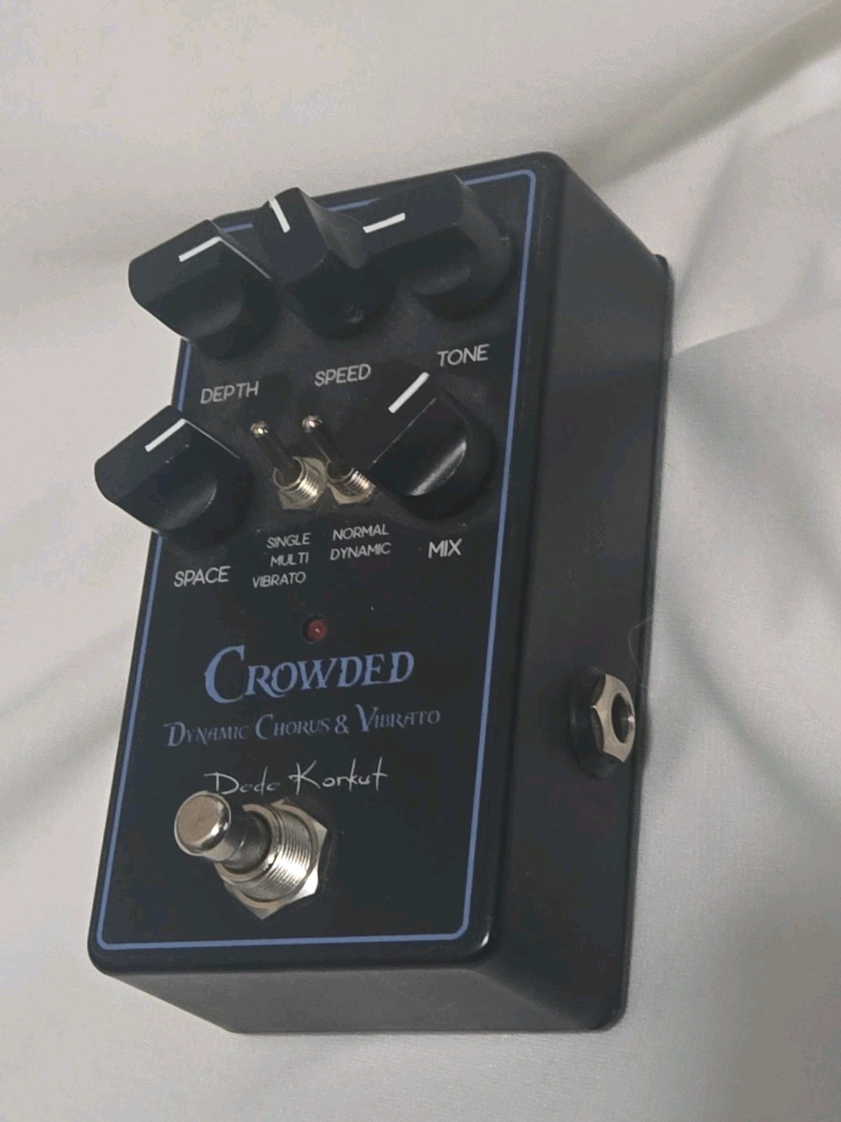 Dede Korkut Crowded Dynamic Chorus & Vibrato pedal NO POWER CORD