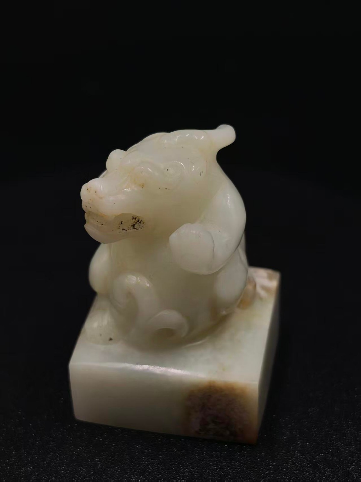 China jade sculpture seal bear pattern white jade seal