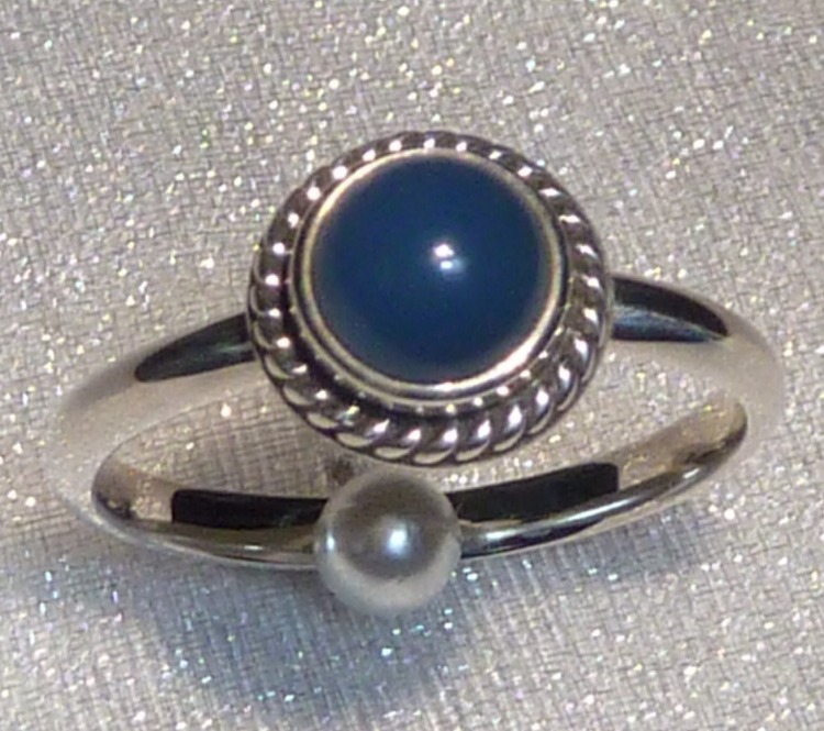 Beautiful Sterling Silver Ring Blue Agate Cabochon, Size 6, 7, & 8, Konder #547