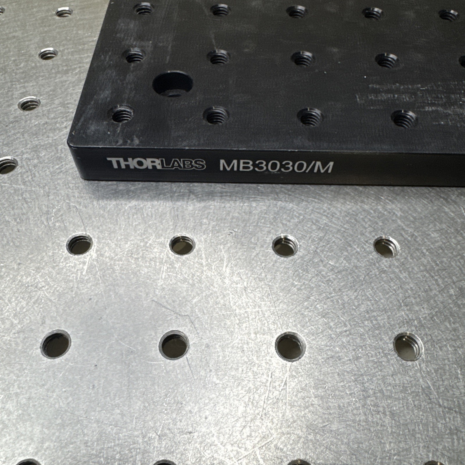 Thorlabs MB3030/M - Aluminum Breadboard, 300 mm x 300 mm