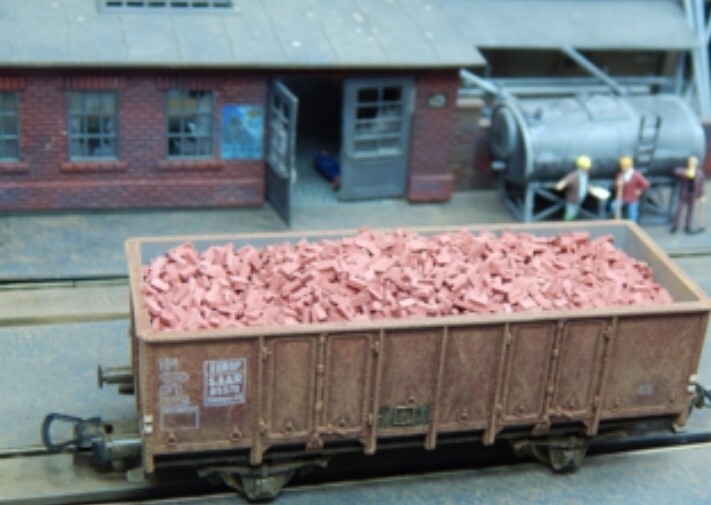 Juweela Red Bricks 28026 HO Scale